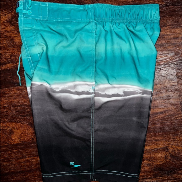 Men’s speedo swim shorts - Picture 3 of 4